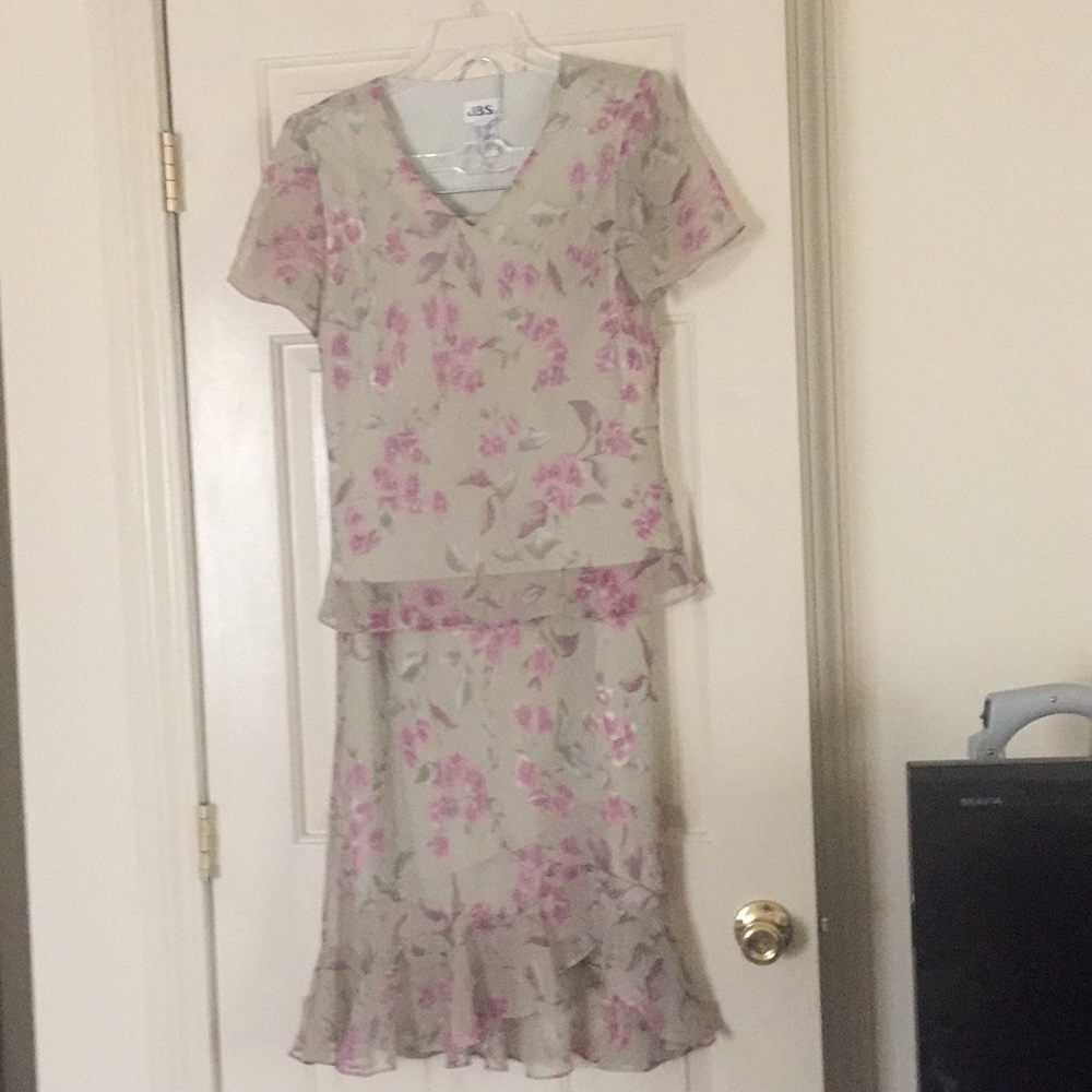 J.B.S. Green 2-piece Dress w/ pink floral pattern